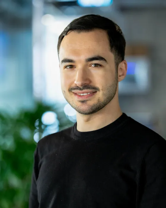 Headshot of Oleg Karapishchenko